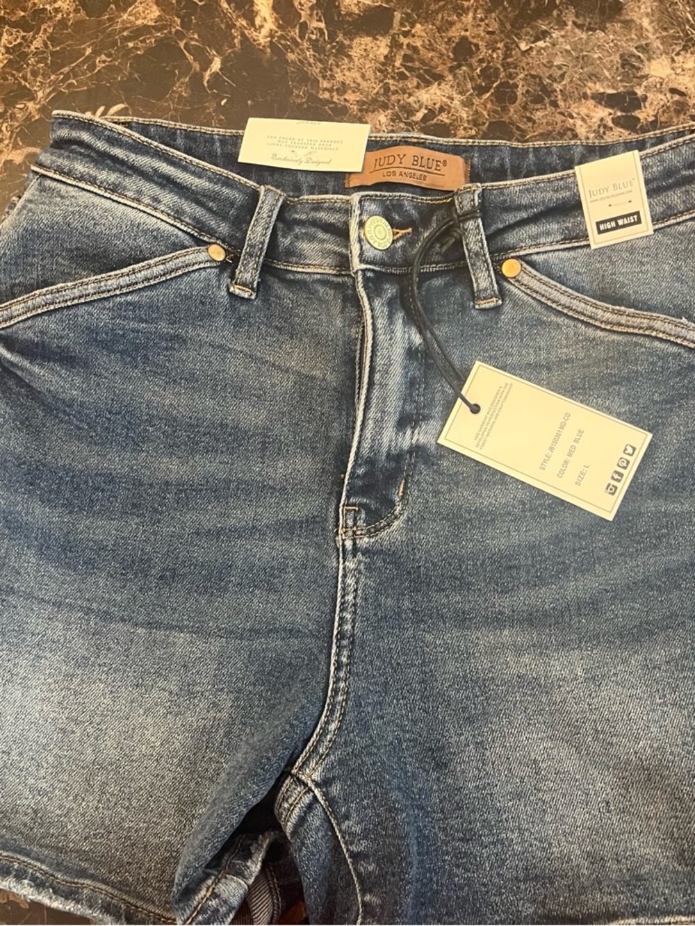 Judy Blue High Rise Denim Shorts in Medium Blue Wash